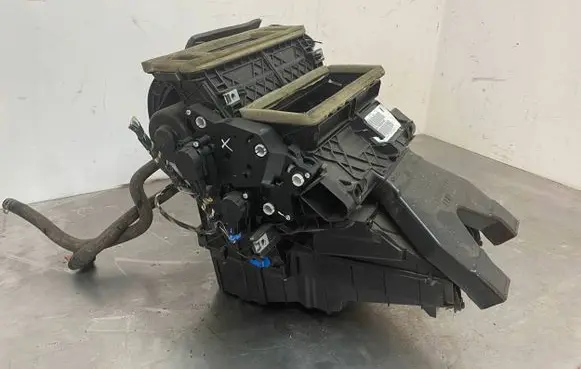 Ford Focus Interior heater climate box assembly AV6N-19B555-AM