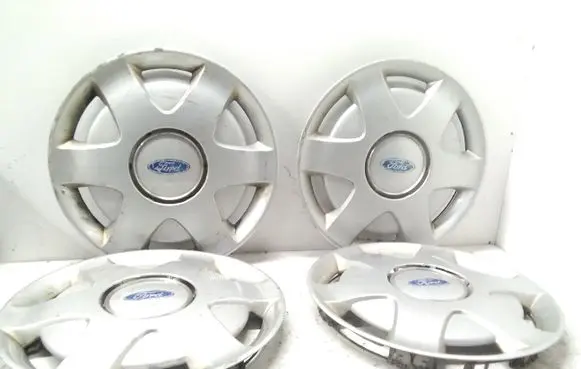 Ford Galaxy R15 wheel hub/cap/trim 