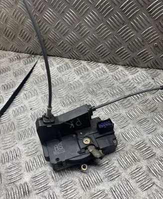 Opel Zafira A Front door lock 90561151
