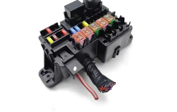 Peugeot Bipper Fuse module 8261661