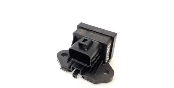 Ford Focus Fuel pump relay AU5A9D370FA