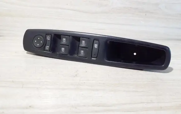 Renault Megane III Electric window control switch 809610016R 015413H