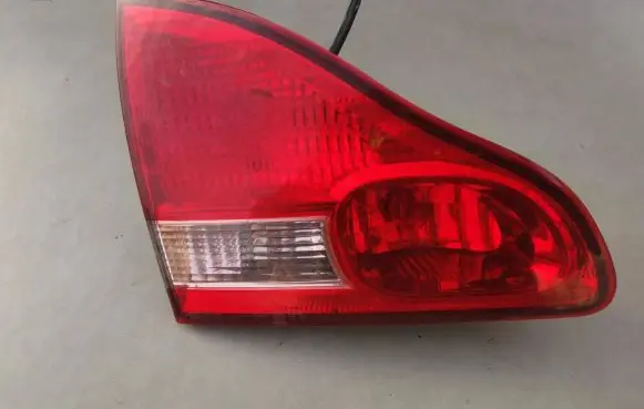 Toyota Avensis Verso Tailgate rear/tail lights