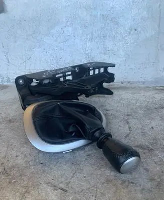 Nissan Juke I F15 Gear shifter/selector