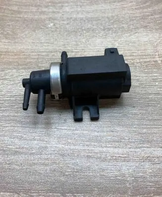 Volkswagen Transporter - Caravelle T4 Turbo solenoid valve 1H090627