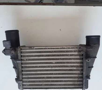 Volkswagen PASSAT B5 Intercooler radiator 058145805B 01591486
