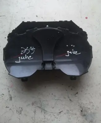 Nissan Juke I F15 Speedometer (instrument cluster)