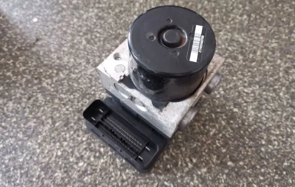 Volvo XC60 ABS Pump 30681619