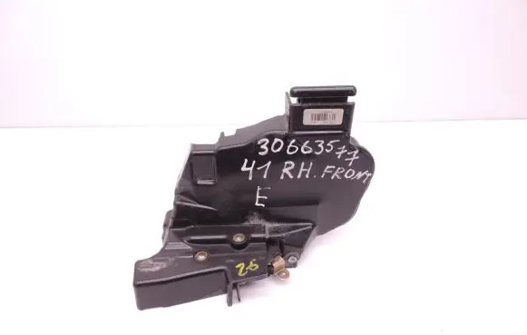Volvo V50 Front door lock 30699444 D41