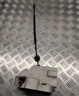 Volkswagen Touran I Front door lock 3D1837016