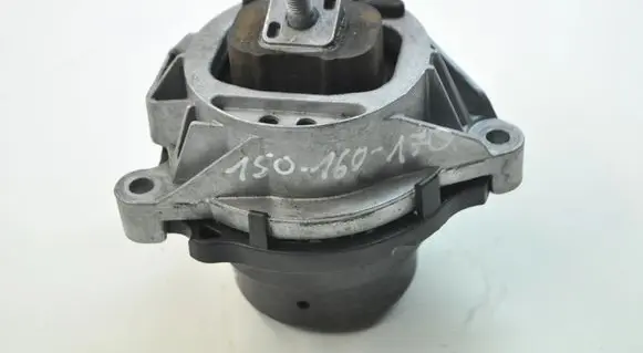 BMW 4 F36 Gran coupe Engine mount bracket 6785713