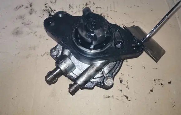 Opel Meriva A Vacuum pump 55193232