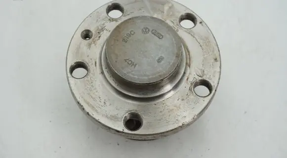 Volkswagen Polo V 6R Rear wheel hub