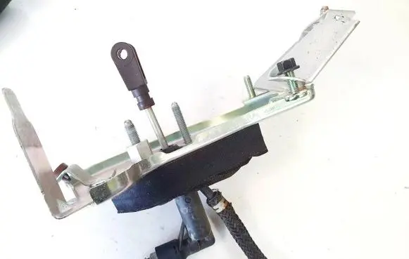 Mazda CX-7 Clutch master cylinder eh6441400 eh64-41400