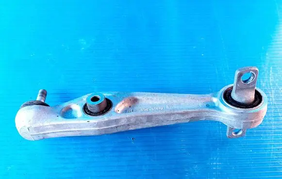 Tesla Model 3 Front lower control arm/wishbone 104434100C