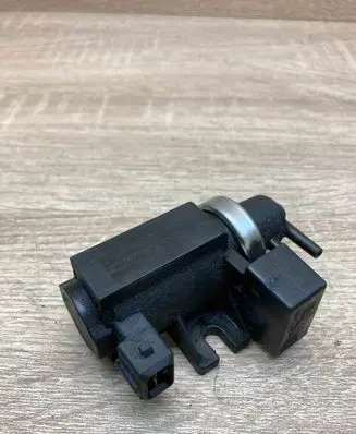 BMW 5 E60 E61 Turbo solenoid valve 2247906