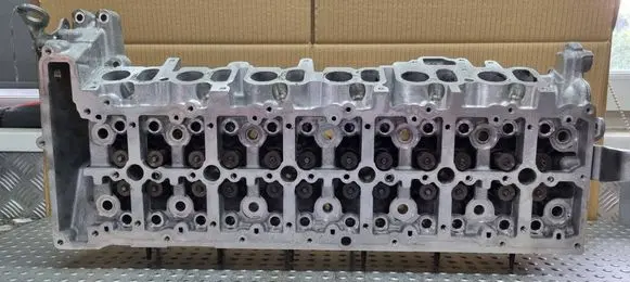 BMW 5 F10 F11 Engine head 7812927 7812929
