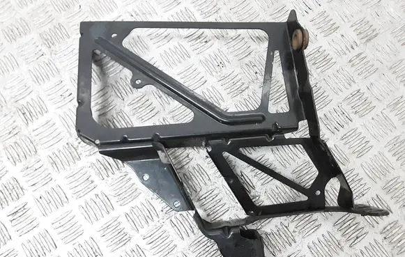 Audi A7 S7 4G Radiator mount bracket 4G8121261A