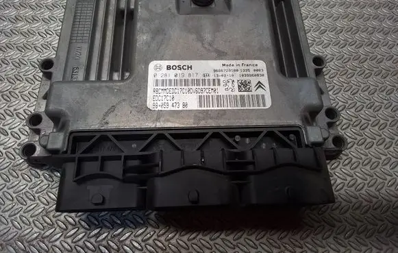 Peugeot Partner Engine control unit/module 0281019817