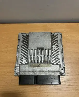 Audi A5 8T 8F Engine control unit/module 8T0907559D 8T0907559A