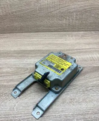 Mitsubishi Eclipse Airbag control unit/module MR243890 X6T39371