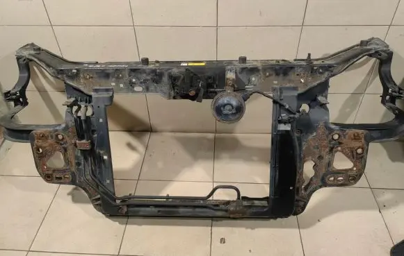 Hyundai Getz Radiator support slam panel