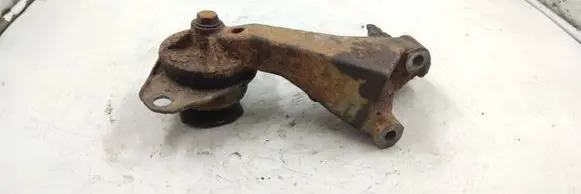 Engine mount bracket