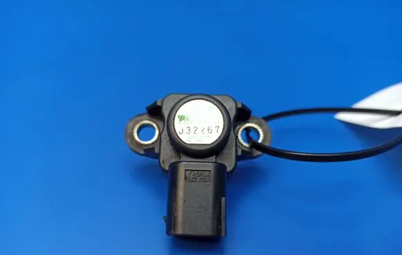 Mercedes-Benz E W211 Air pressure sensor A0041533228