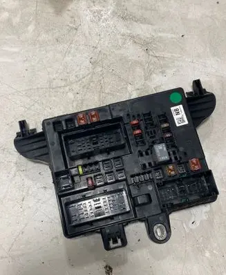 Opel Insignia A Fuse module 544949969