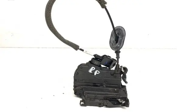 Renault Clio IV Front door lock 805024563R