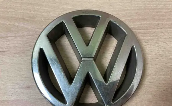 Volkswagen II LT Manufacturer badge logo/emblem 281853601C