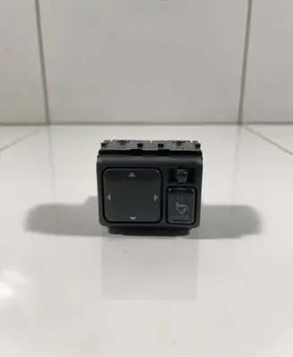 Nissan X-Trail T30 Wing mirror switch 031107