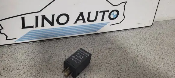 BMW 5 E39 Other relay 61358365960 05065000