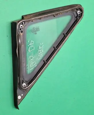 Volkswagen Caddy Front triangle window/glass 