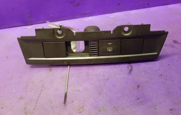 Windscreen/window heater switch