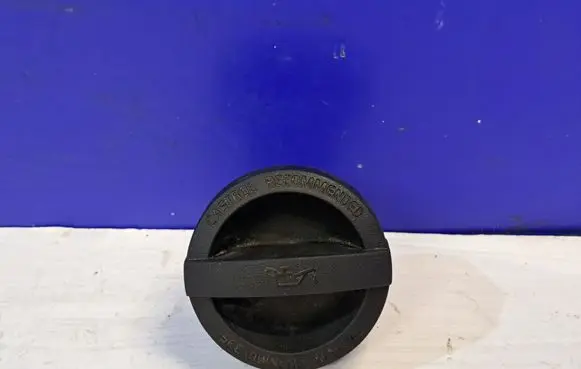 Lincoln Navigator Oil filler cap OILFILLERCAP