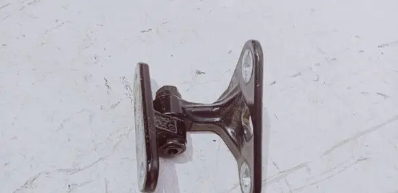 Mercedes-Benz CLS C219 Front door upper hinge ISE0508
