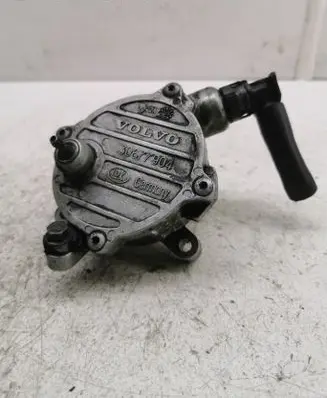 Volvo V70 Vacuum pump 30677904 05W4813