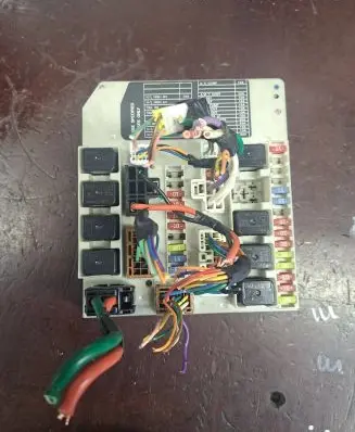 Nissan Note (E11) Fuse module 284B7AX62A