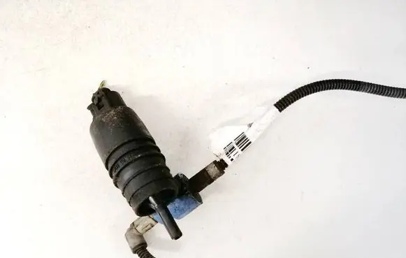 Skoda Octavia Mk2 (1Z) Windscreen/windshield washer pump v10080204 987069967