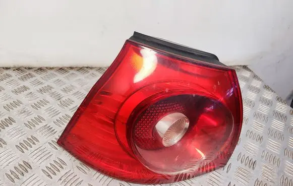Volkswagen Golf V Rear/tail lights 1K6945095E