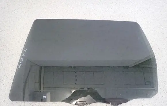Mitsubishi Outlander Sliding door window/glass 