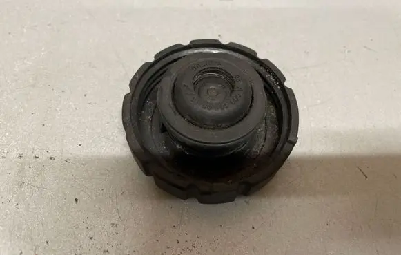 Mercedes-Benz ML W164 Coolant expansion tank/reservoir cap A0005018415