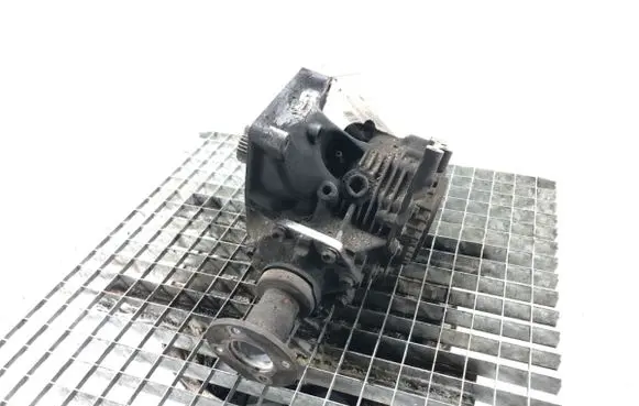 Nissan X-Trail T30 Gearbox transfer box case 