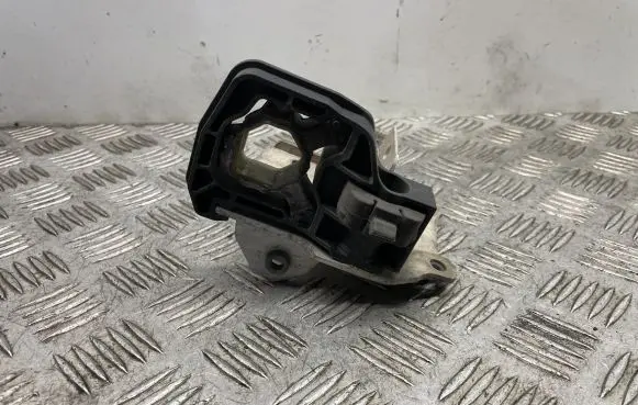 Radiator mount bracket
