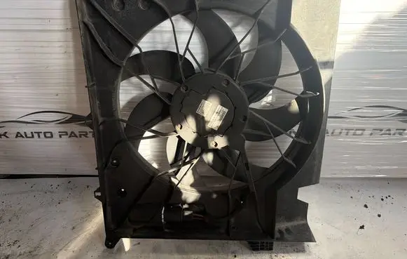 Volvo XC90 Electric radiator cooling fan 28908002282 EC138Y19 00404523