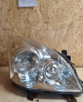 Toyota Corolla Verso AR10 Headlight/headlamp