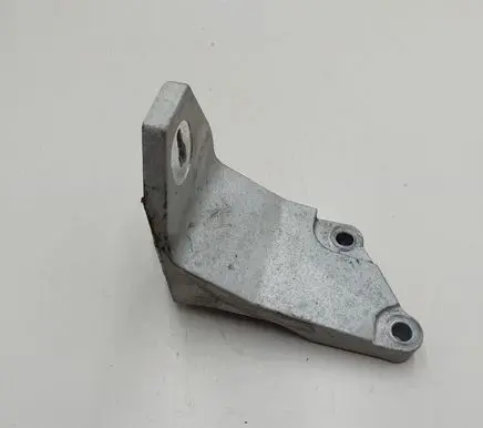 Nissan Leaf II (ZE1) Engine mounting bracket