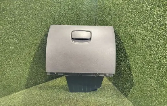 Renault Master III Glove box 685001391R