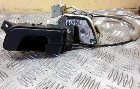 Mitsubishi Pajero Front door lock NOCODE